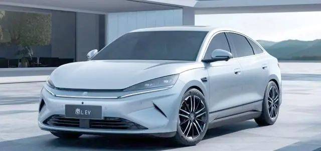 三款配置深度解析：选车指南不朽情缘版比亚迪秦L EV(图10)